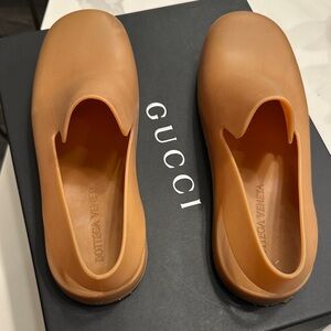 Bottega Veneta Camel puddle loafers
